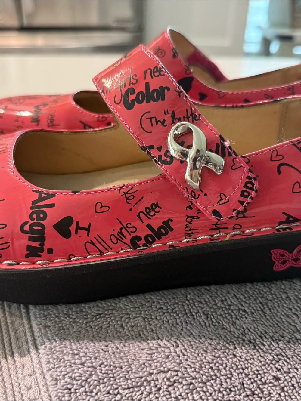 Algeria Pink Heart-Print Mary Jane Shoes - Picture 4 of 6